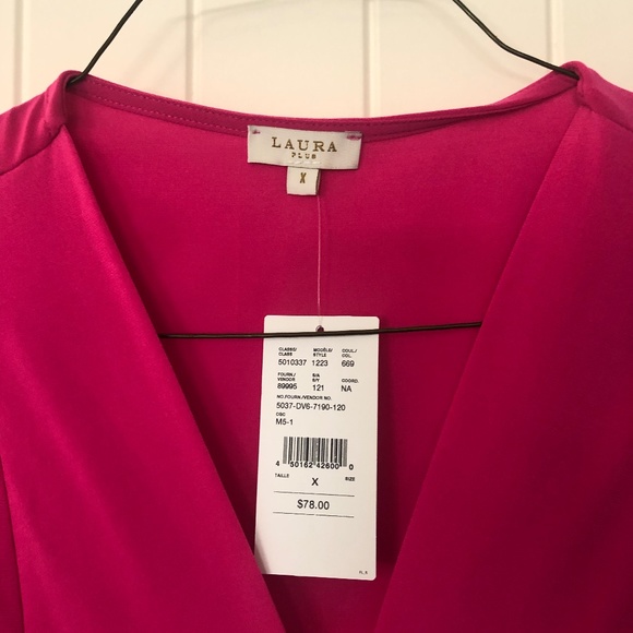 Laura NWT 1X Asymmetrical top - Picture 2 of 3